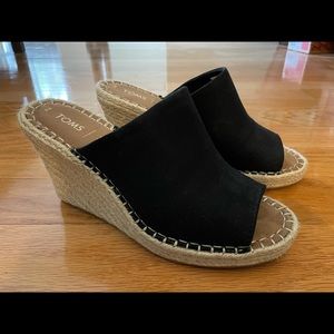 Tom’s Monica Espadrille Wedge peep toe sandals size 8 black canvas
